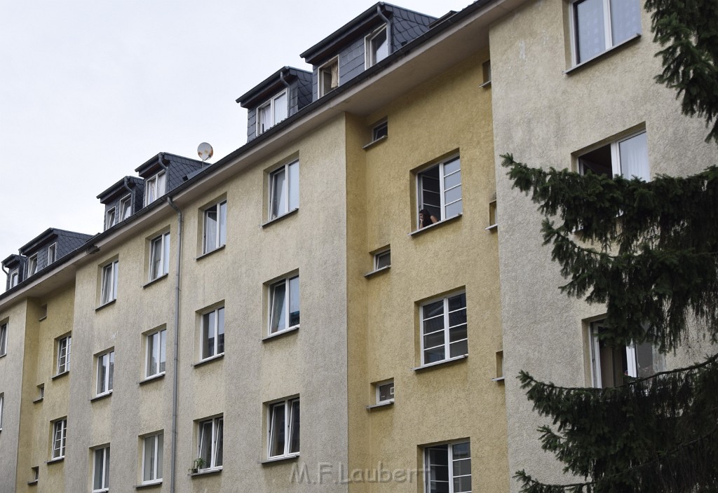Kleinkind aus Fenster gefallen Köln Vingst Rothenburgerstr P07.JPG - Miklos Laubert